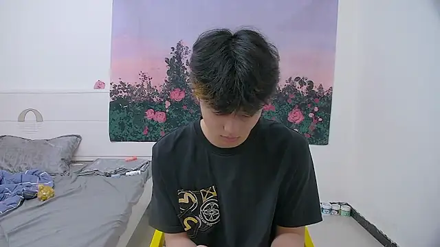 icecream-002 online show from April 23, 12:29 pm