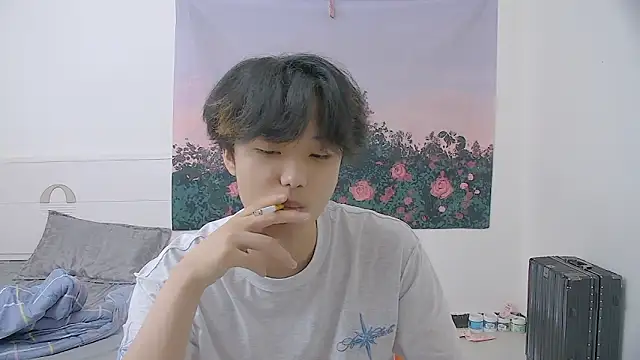 Snapshot of icecream-002 chatting on June 16, 12:19 pm icecream-002 online show from June 16, 12:19 pm