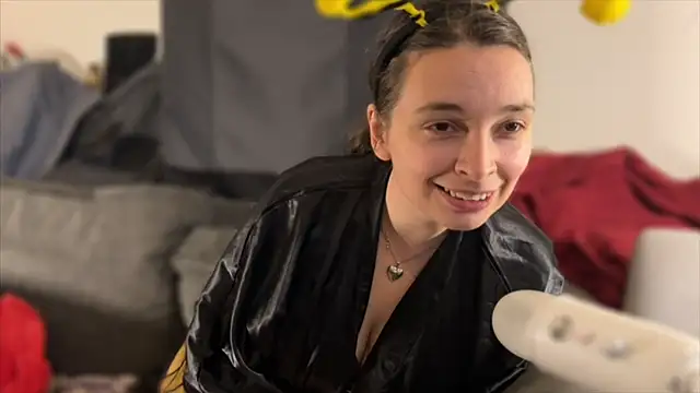 Snapshot of hello_katieex chatting on May 11, 7:33 pm hello katieex online show from May 11, 7:33 pm