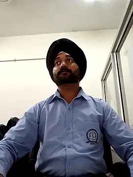 Snapshot of Parm_randhawa chatting on April 27, 9:18 am Parm randhawa online show from April 27, 9:18 am