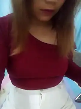 Snapshot of Sweet-cum425 chatting on May 17, 5:42 pm Sweet-cum425 online show from May 17, 5:42 pm