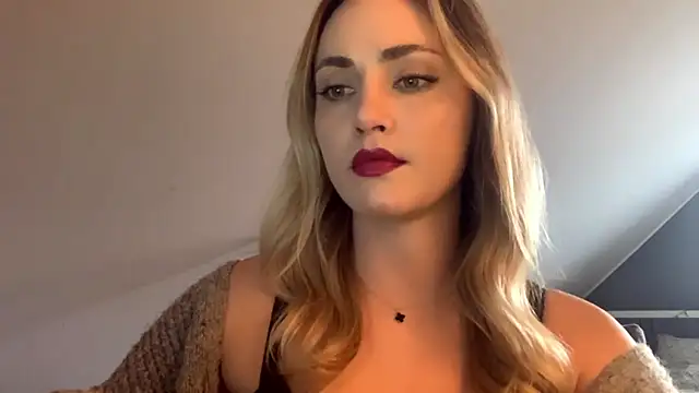 ScarlettSensitive online show from March 25, 3:18 pm