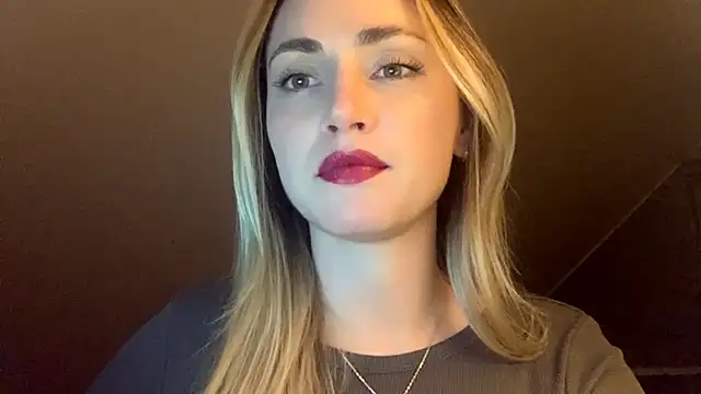 ScarlettSensitive online show from March 29, 8:20 pm