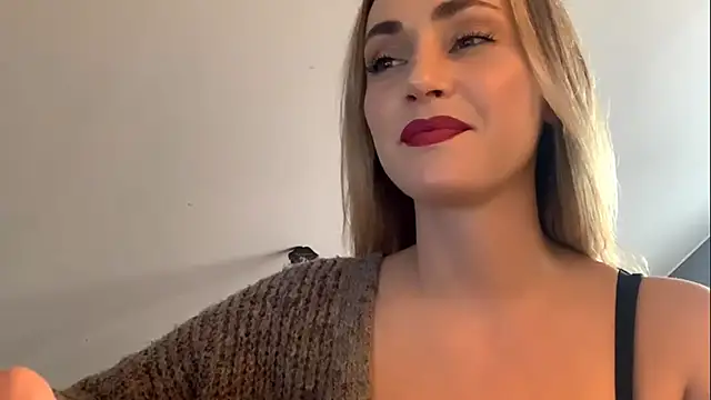 ScarlettSensitive online show from April 4, 2:14 pm