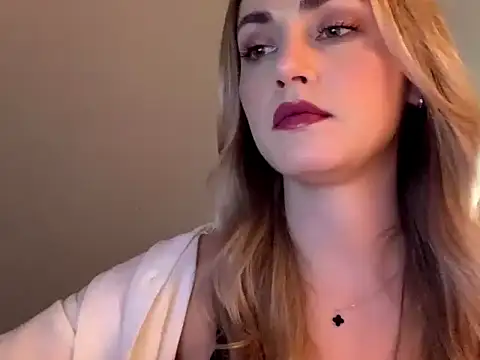 ScarlettSensitive online show from April 16, 3:24 pm