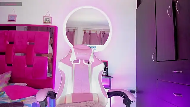 joeli sweet online show from April 11, 9:30 pm