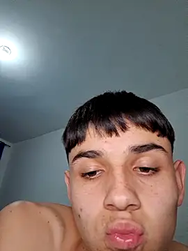 AxelKiran online show from April 20, 11:28 pm