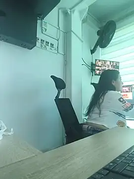 Snapshot of Scarlet_Passion chatting on May 23, 2:43 pm Scarlet Passion online show from May 23, 2:43 pm