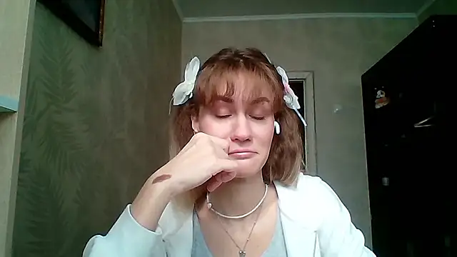 ElenoreHolguin online show from March 10, 9:14 am