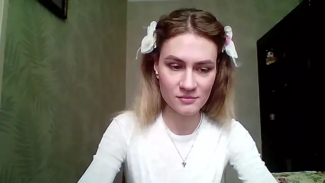 ElenoreHolguin online show from March 11, 9:04 am