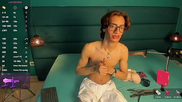 willturneer online show from April 15, 4:30 am