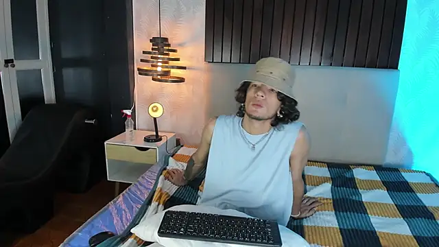 Skinny Mac online show from April 9, 12:32 pm