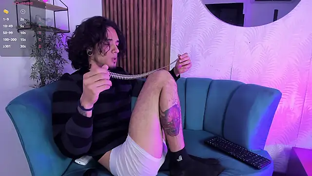 Skinny Mac online show from July 7, 8:24 pm