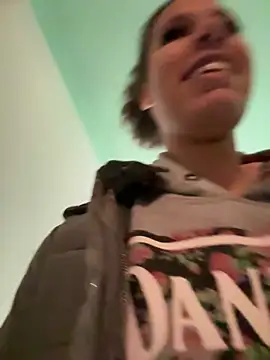 HighEndHotties online show from March 12, 1:39 pm