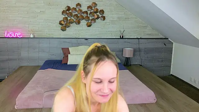 IceBlueBabe online show from March 17, 8:34 pm