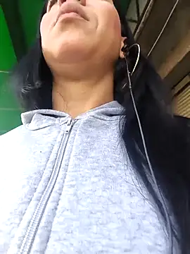 Camillemonroe  online show from April 27, 11:30 am