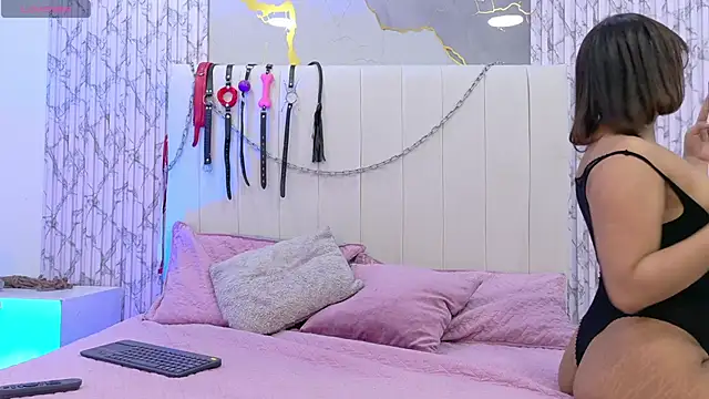 LorenaDuval online show from April 21, 6:55 pm