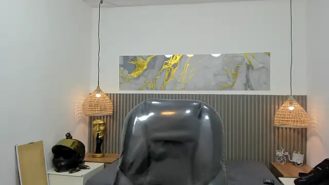 AlessandroFranco online show from April 29, 1:37 pm