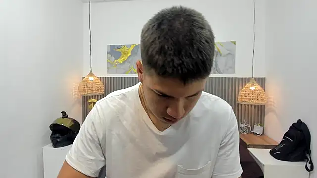 Snapshot of AlessandroFranco chatting on May 8, 1:49 pm AlessandroFranco online show from May 8, 1:49 pm