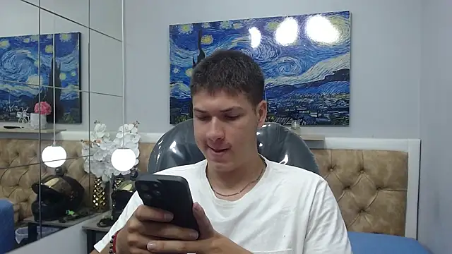Snapshot of AlessandroFranco chatting on June 2, 1:24 pm AlessandroFranco online show from June 2, 1:24 pm