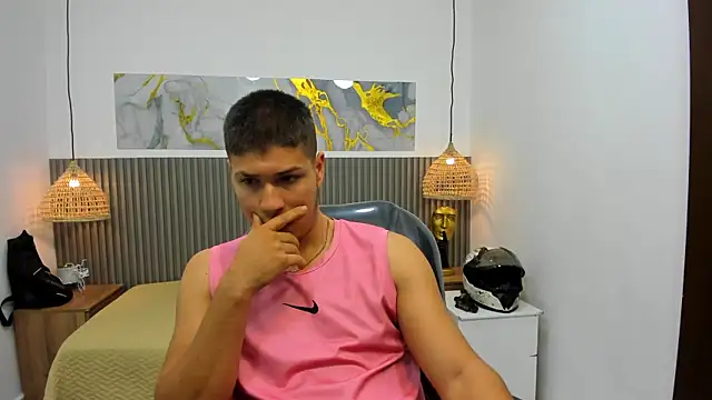 Snapshot of AlessandroFranco chatting on June 18, 1:26 pm AlessandroFranco online show from June 18, 1:26 pm