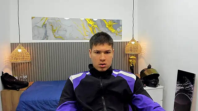 Snapshot of AlessandroFranco chatting on July 6, 12:35 pm AlessandroFranco online show from July 6, 12:35 pm