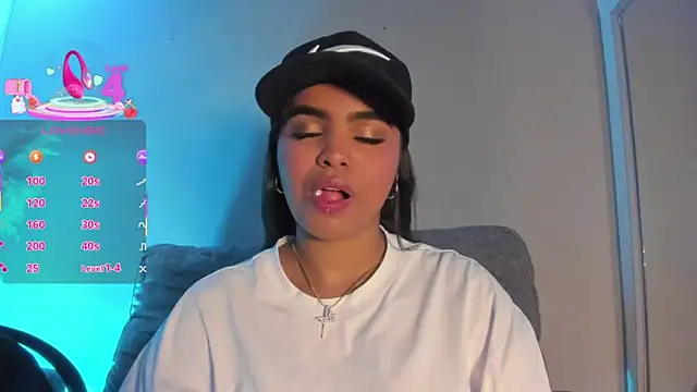 Snapshot of ZoeyMonroe_ chatting on June 30, 4:02 am ZoeyMonroe online show from June 30, 4:02 am