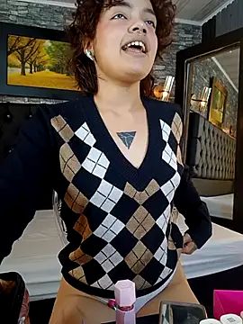 Kittylatina  online show from April 11, 3:11 am