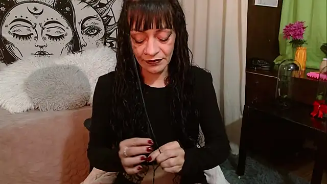  Alexandra Jones online show from April 28, 2:21 am