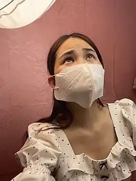 Emma 2603 online show from April 3, 1:42 pm