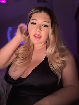 Snapshot of urbaddbunny chatting on May 4, 5:03 am urbaddbunny online show from May 4, 5:03 am