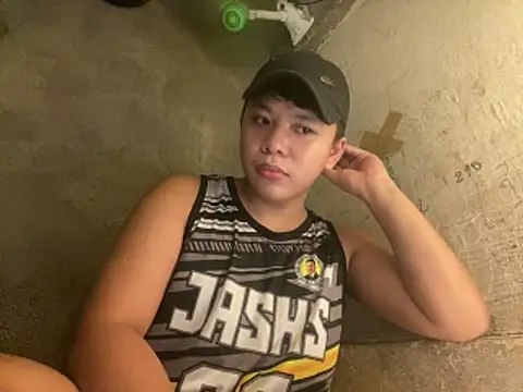 Snapshot of urasianrey chatting on April 29, 4:44 pm urasianrey online show from April 29, 4:44 pm