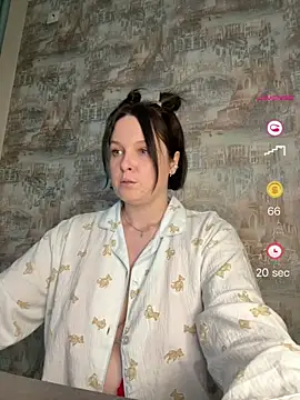 Snapshot of HubbaBaby chatting on June 8, 6:08 pm HubbaBaby online show from June 8, 6:08 pm
