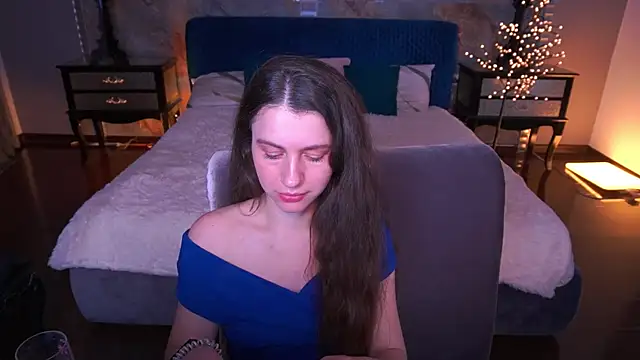 Snapshot of LittleJulii chatting on May 17, 7:43 pm LittleJulii online show from May 17, 7:43 pm