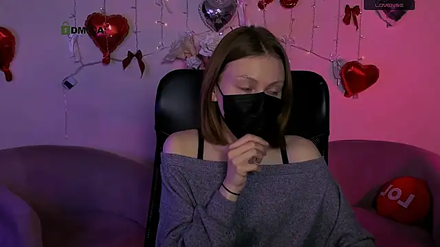 lola moans online show from March 10, 3:28 pm