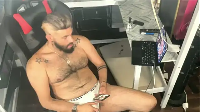 Snapshot of DJ_Xhristian86 chatting on June 2, 3:14 pm DJ Xhristian86 online show from June 2, 3:14 pm