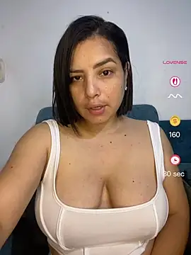 Snapshot of Kira33_ chatting on April 27, 12:14 pm Kira33 online show from April 27, 12:14 pm