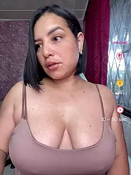 Snapshot of Kira33_ chatting on April 30, 9:41 pm Kira33 online show from April 30, 9:41 pm