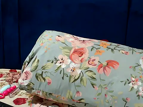 BustyChocx online show from April 17, 8:12 pm