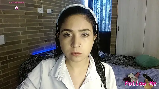 sweet-little online show from March 26, 2:00 pm