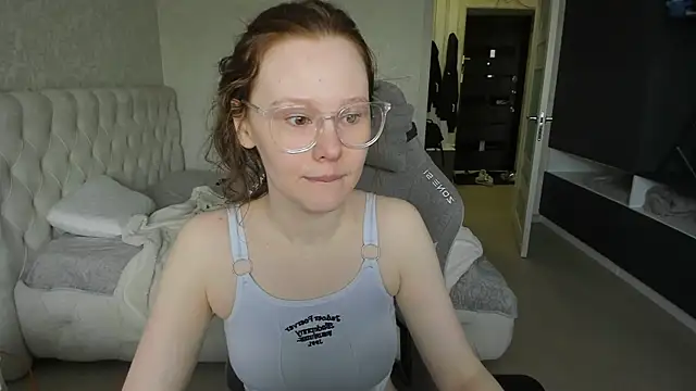 NikiCozy online show from May 2, 1:10 am