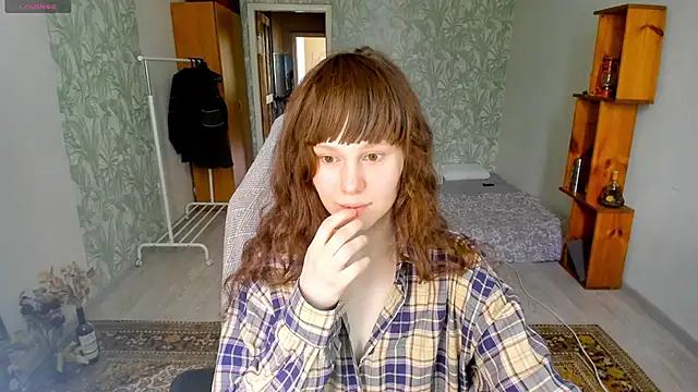 Snapshot of NikiCozy chatting on June 28, 7:47 am NikiCozy online show from June 28, 7:47 am