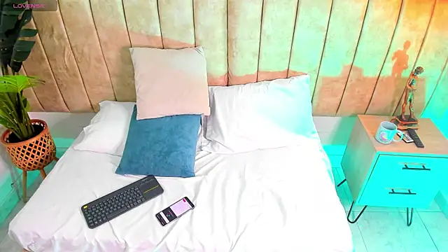 AgathaSavage online show from April 6, 3:26 am