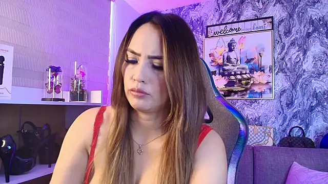 Snapshot of Katalina_Alvarezz chatting on April 20, 3:59 pm Katalina Alvarezz online show from April 20, 3:59 pm
