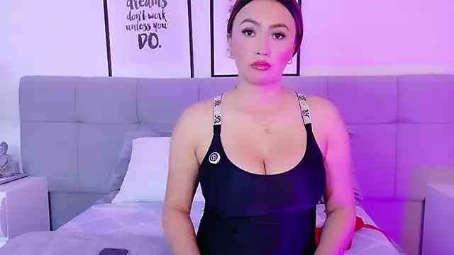 Snapshot of Katalina_Alvarezz chatting on May 21, 7:43 pm Katalina Alvarezz online show from May 21, 7:43 pm