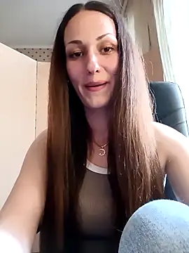 LunaCrystall online show from April 26, 4:04 pm