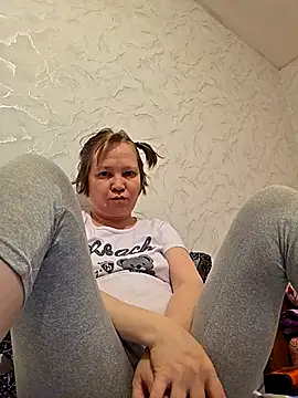  LOLA-LOLA  online show from April 11, 4:11 pm