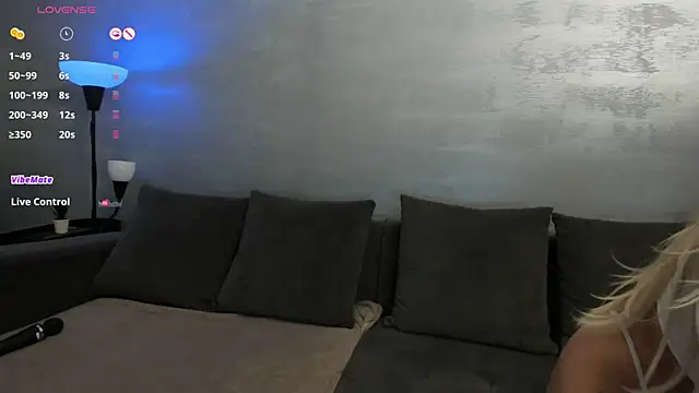 IvyTease  online show from June 8, 9:04 pm