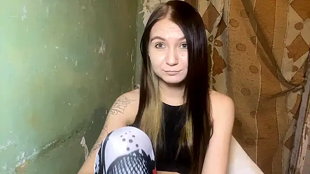 Lollybomb online show from April 21, 8:55 pm