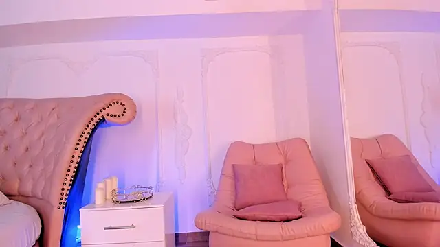 Snapshot of LucianaBlanco_ chatting on June 3, 8:36 pm LucianaBlanco online show from June 3, 8:36 pm